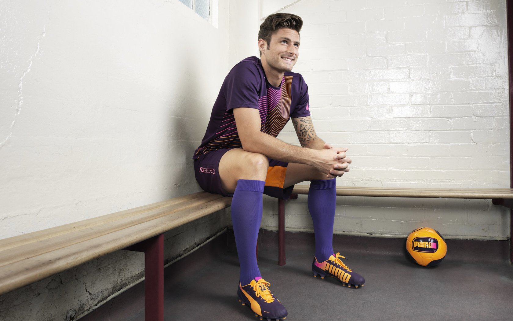 九游体育网页版-中国足球国家队攻防转换训练提升实战能力,足球攻防转换技术训练