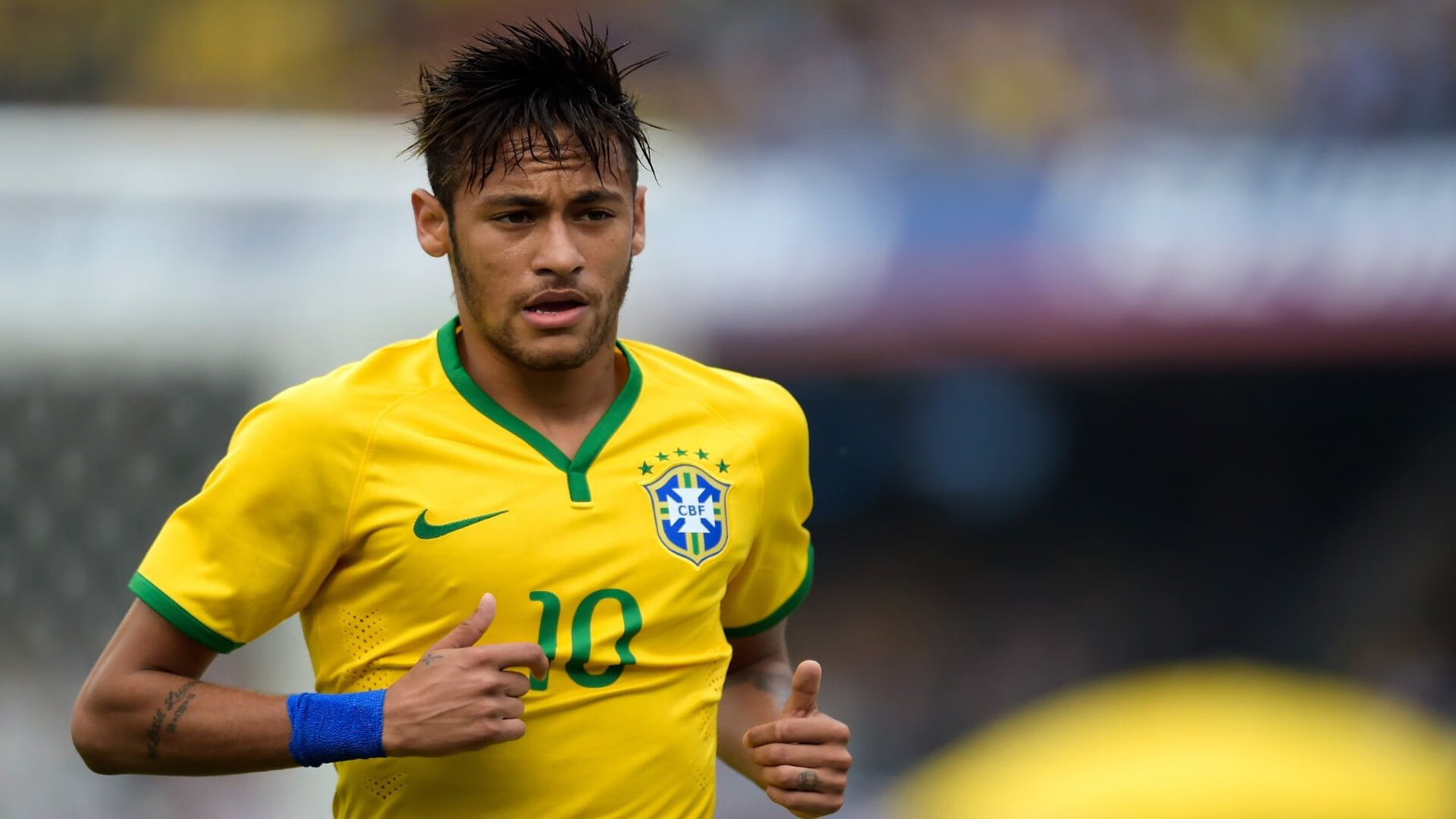 世界杯小组赛首轮：巴西3比0战胜非洲弱旅 内马尔倒钩中柱险些复制经典